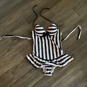 Size Large maternity bathing suit